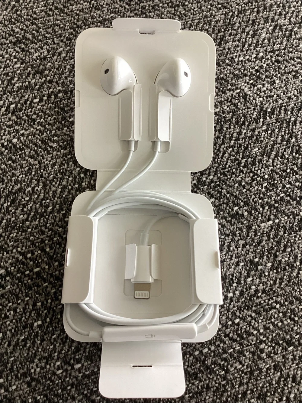 Apple iPhone Wired Earbuds with Lightning Connection + Apple Stickers - New!